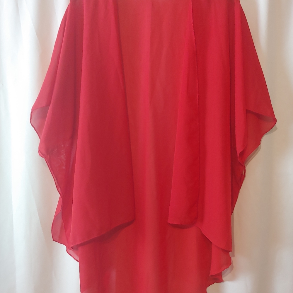 Red Cape - Picture 9 of 9